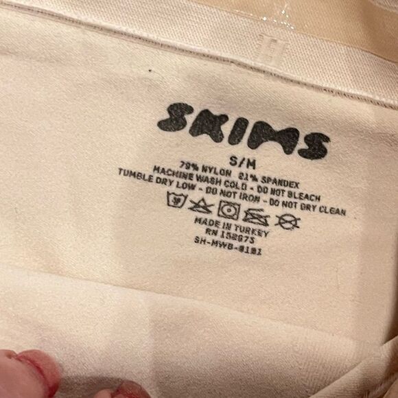 NWOT Skims Seamless Sculpt Mid Waist Brief Nude S/M - Picture 2 of 3